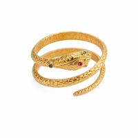 Bague ouverte rétro en laiton texturé avec motif serpent en relief, incrustations colorées, design unique et polyvalent, vente en gros