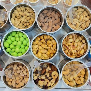 مصنع تشونوانغ للوجبات الخفيفة من الفول السوداني والمكسرات، فول سوداني محمص ومملح 150 جرام، تصنيع حسب الطلب، فول سوداني مملح في علب - Product Image 1