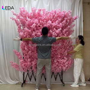 ผนังดอกซากุระประดิษฐ์ LEDA ปรับขนาดได้ ฉากหลังงานแต่งงานสุดโรแมนติก ทำด้วยมือจากโพลีเอสเตอร์ ตกแต่งเสมือนจริง - Product Image 5