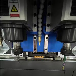 Hoogprecisie raam- en deurmachine lineaire geleiderails CNC dubbel-spindel boor- en freesmachine - Product Image 3