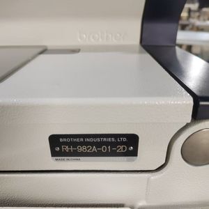 Máquina <span class=keywords><strong>de</strong></span> Coser Computarizada <span class=keywords><strong>Brother</strong></span> 982 para Hacer Ojales, para Uso Doméstico - Product Image 6