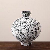 Vase en céramique Wabi Sabi fait main, design à col étroit, pour la décoration de table d'entrée et l'arrangement floral