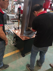 Máquina de soldadura de mesa sin costuras de metal de refuerzo de placa fría de <span class=keywords><strong>chapa</strong></span> <span class=keywords><strong>galvanizada</strong></span> TIPO balancín - Product Image 2