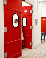 Porte battante bidirectionnelle isolée de 40 mm en acier inoxydable à double battant pour salle blanche et entrepôt de supermarché