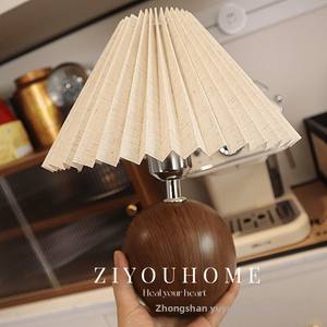Nordic Retro Modern Plissee Design Eisen Körper Nachttisch Nachtlicht High-End E26 Base Batterie Home Geschenk für Ins Mädchen Schlafzimmer Dekor - Product Image 2