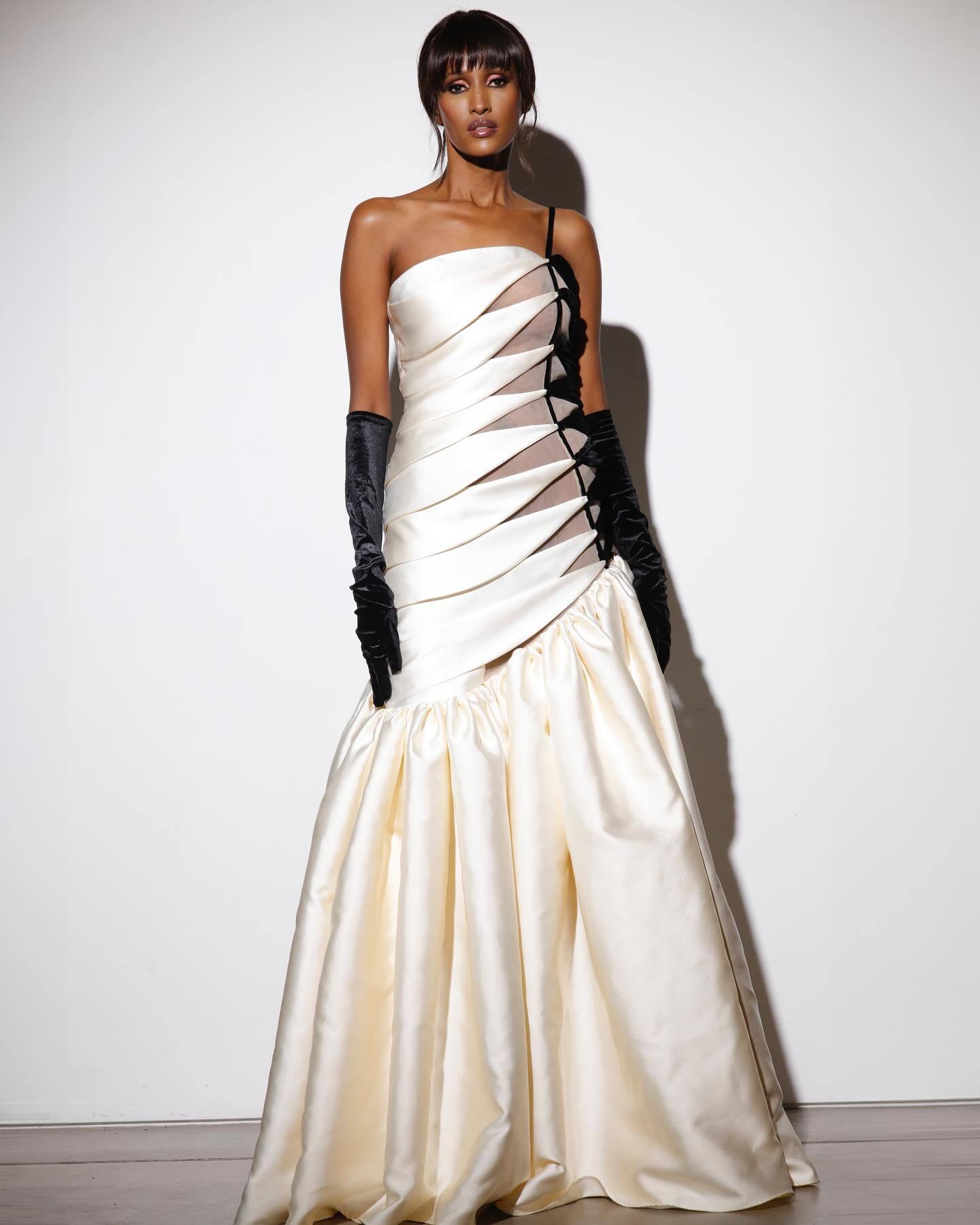 Elegant Evening Attire: Stunning black and white strapless cocktail dress  for Every Occasion