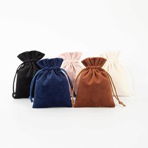 2700356 Vente en gros de pochettes à cordon en velours avec logo personnalisé, sacs anti-poussière, sacs cadeaux, emballages pour téléphones portables, tablettes, bijoux et accessoires - Product Image 4