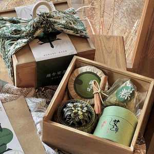 Coffret Cadeau Fête des Bateaux-Dragons : Boîte Cadeau en Bois Exquise avec Mouchoir et Nœud – Cadeau d'Entreprise Haut de Gamme et Discret pour les Fêtes - Product Image 1
