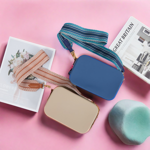 Bolsa de Silicona Portátil de Moda con Logotipo Personalizado, Bolsa de Maquillaje de Silicona para Cosméticos con Correa para Chicas - Product Image 5