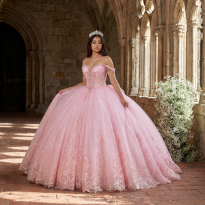 Vestido de Fiesta de Quinceañera Xy009 Color Rosa, Vestido de Gala con Hombros Descubiertos, Lazo Rosa, Estilo Vintage, 100% Poliéster, Cola de Capilla - Product Image 1