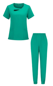 Uniformes de gommage à manches courtes avec fentes latérales Ensembles de gommage tissés féminins pour les cliniques hospitalières et l'usage médical - Product Image 3