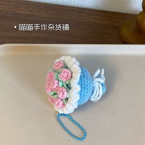 Llavero de Flores Tejidas a Crochet Hechas a Mano DREA, Ramo de Rosas, Colgante de Flores, Accesorios - Product Image 5