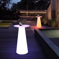 Vente en gros en usine Table de bar à LED design Table éclairée à 16 couleurs changeantes Mobilier d'extérieur étanche pour la location d'événements et de fêtes