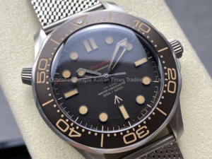 超高品質 メカニカルダイバー チタン製腕時計 42mm VSファクトリー V5 ETA 8806ムーブメント セラミックベゼル 300m 007腕時計 - Product Image 2