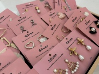 Cartes de présentation personnalisées pour bijoux (boucles d'oreilles, colliers, bracelets) en papier écologique imprimé sur mesure avec logo, pour présentation de bijoux (OPP)
