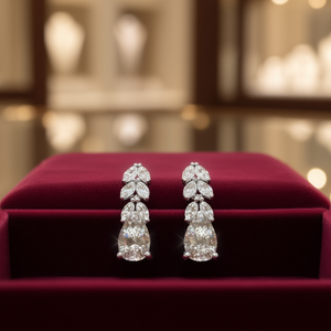 Orecchini in oro bianco E424 con diamanti taglio a pera colore D naturali da donna, gioielli in stile classico da matrimonio - Product Image 2