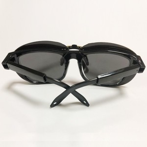Lentes de Seguridad Protectoras con Clip para Láser, Lentes Negras con 10% de Transmitancia de Luz, Grosor de 1.6 mm, Hechas en Shenzhen - Product Image 3