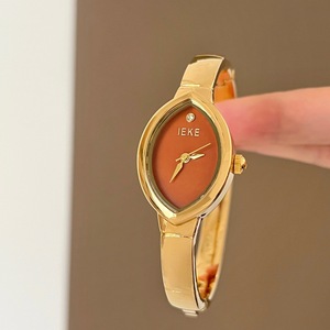 Reloj de Pulsera IEKE 1027 con Diseño de Hoja de Sauce: Elegante, Sencillo, Moderno y de Alta Gama para Mujer con Estilo Vintage - Product Image 5