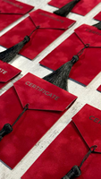Enveloppe personnalisée en velours pour certificat cadeau avec pompon, logo doré, sceau de cire, pochette pour carte d'invitation en vélin, bon cadeau pour salon
