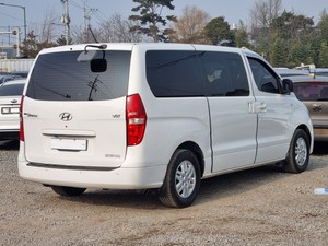 Minivan Blanca Diésel 2016, Automática, Sin Accidentes, Amplia, Económica, Vehículo de Carga Coreano Usado en Venta - Product Image 2