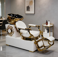 Station de lavage de cheveux ergonomique robuste et stable, blanche, avec base dorée pour salon