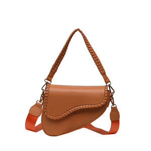 Vente en gros directe usine : Sacs à bandoulière minimalistes en cuir pour femmes, sacs messager pour femmes, sacs selle de créateur - Product Image 5