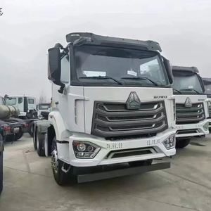 Camión Volquete Howo Usado de Servicio Pesado 6x4 Euro 2 Diésel con Volante a la Izquierda, Unidad Tractora de 371hp, China, en Stock para Venta - Product Image 1