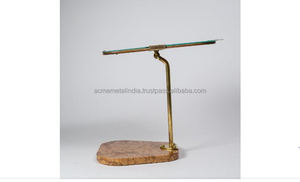 Miroir de table élégant avec design de couronne royale, base en marbre rouge, plaqué or, miroir décoratif pratique pour les soins personnels et la décoration de la maison - Product Image 4