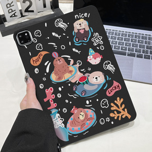 Étui souple pour tablette style Ins, motif mignon de loutre noire, housse de protection fine pour iPad 11, Xiaomi, Samsung – Fournisseur d'usine - Product Image 4