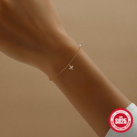 Bracelet ajustable en argent sterling S925 plaqué or avec charme trèfle à quatre feuilles et perles délicates pour femmes