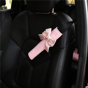 Funda de Cinturón de Seguridad de Seda Fría con Lazo y Almohadilla para Hombro para Mayor Seguridad y Comodidad, Accesorio Automotriz de Verano - Product Image 1