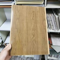 25cm Ancho de pvc de enclavamiento de pvc paneles de techo tablillas en Costa Rica