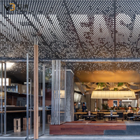 Panneau de placage en alliage d'aluminium façonné pour corniche, avant-toit, revêtement de façade, décoration de mur-rideau extérieur, ignifuge