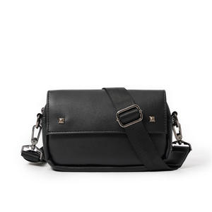 Bolsos de Hombro Casuales de Lujo para Hombre, Estilo Vintage, con Remaches y Cinturón, Bolsos Bandolera de PU al por Mayor - Product Image 3