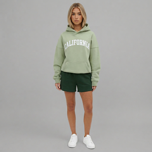 Conjunto de Sudadera con Capucha y Pantalones Cortos para Mujer, Estilo Casual de Dos Piezas, Sudadera de Felpa con Estampado de California Verde y Bolsillos, Pantalones Cortos por Encima de la Rodilla - Product Image 1