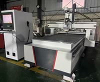 Machine de découpe du bois à refroidissement par eau HQD 5,5 kW à 3 axes, routeur CNC NC Studio DSP 1212 1325 1530 pour le bois, le MDF, l'ACP, la pompe