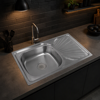 Évier de cuisine carré moderne en acier inoxydable à cuve unique avec installation monotrou et égouttoir pressé intégré pour montage sur comptoir (OEM)