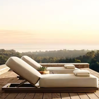 Ensemble de chaises longues de luxe en teck massif avec coussins résistants aux UV, modulaires, pour piscine, design moderne pour hôtels, cours et parcs