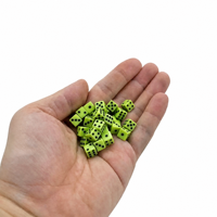 Dés miniatures en acrylique de 8 mm, lot de 1000 pièces, colorés et durables, pour jeux de cartes à collectionner, compteurs, cadeaux de fête, jeux de rôle de table