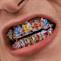 Büyük Mikro Zirkon Altın Kaplama Diş Telleri Renkli Taşlı Grillz Erkek Hip Hop Modası Hip Hop Kişiselleştirilmiş Rap Takısı