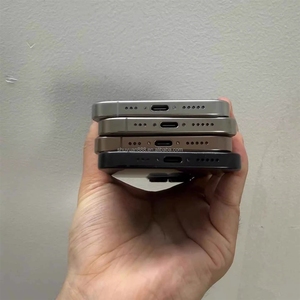 <span class=keywords><strong>iPhone</strong></span> 16 <span class=keywords><strong>Pro</strong></span> Versione USA Sbloccato a Prezzo Conveniente, in Titanio Naturale, 256GB/512GB/1TB, Schermo da 6,3 <span class=keywords><strong>Pollici</strong></span> - Product Image 5