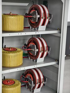 <span class=keywords><strong>Stabilisateur</strong></span> <span class=keywords><strong>de</strong></span> tension triphasé 25 kVA 380 V Servo certifié TNS CE ISO pour équipement <span class=keywords><strong>de</strong></span> laboratoire universitaire nigérian - Product Image 4
