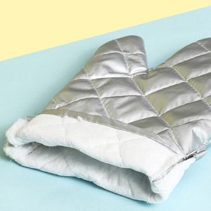 Oven Mitts <b>Silver</b> Coated 26cm Heat Resistant For Baking Microwave Use - Product Image 2