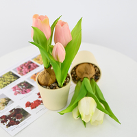 Tanaman Tulip Sutra Buatan yang Indah dalam Pot, Mirip Asli untuk Dekorasi Pernikahan, Rumah, Kantor, dan Perlengkapan Fotografi