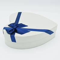 Boîte-cadeau en forme de coeur Offre Spéciale Boîte de papier de haute qualité pour fleurs Boîte à fleurs en forme de coeur personnalisée