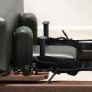 Lit de réformateur de Pilates professionnel de l'usine chinoise Équipement de studio de Yoga Pilates Durable Bon prix Vente de réformateur de Pilates - Product Image 4