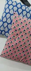 Housse de coussin imprimée à motifs floraux, faite à la main, en coton matelassé, pour la décoration de la maison et des hôtels - Product Image 1