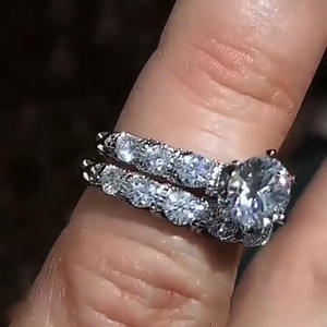 แหวนเพชร F254 ทองคำขาว เพชรทรงกลมเจียระไนแบบบริลเลียนท์ เพชรธรรมชาติ สำหรับหมั้น ของผู้หญิง สี D - Product Image 3