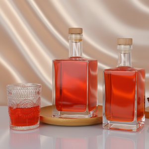 Bouteille carrée <span class=keywords><strong>vide</strong></span> en verre clair personnalisée de 250 ml, 500 ml, 750 ml pour spiritueux, <span class=keywords><strong>vin</strong></span>, whisky, vodka, tequila avec <span class=keywords><strong>bouchon</strong></span> en liège et couvercle en verre - Product Image 2