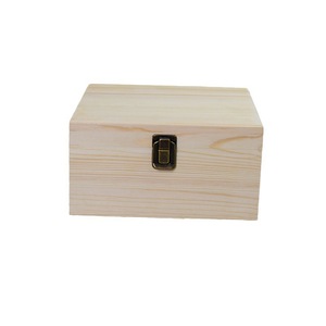 Caja de almacenamiento de joyas de madera, caja de regalo cuadrada con tapa abatible y cerrable para recuerdo de boda, embalaje general F 09 - Product Image 2